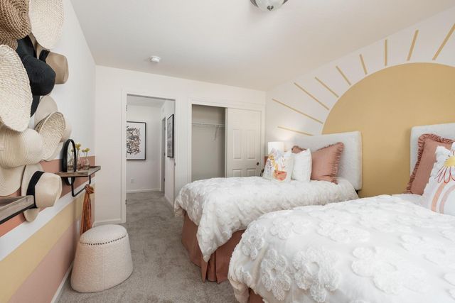 6584 E Blushing Drive, Fresno, CA 93727