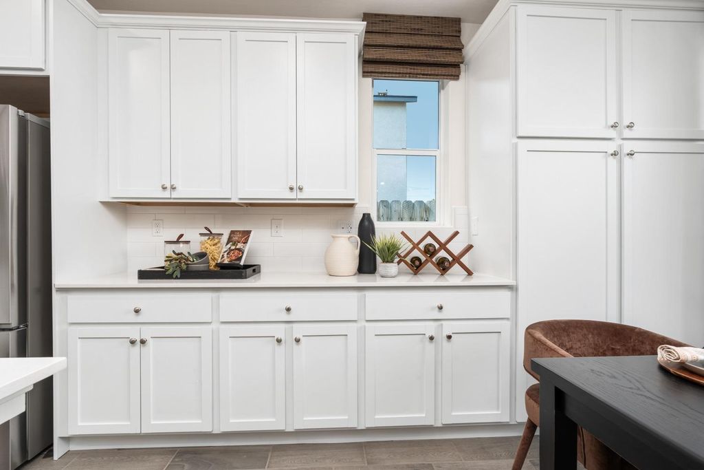 Image 22 of property listing at 6584 E Blushing Drive, Fresno, CA 93727