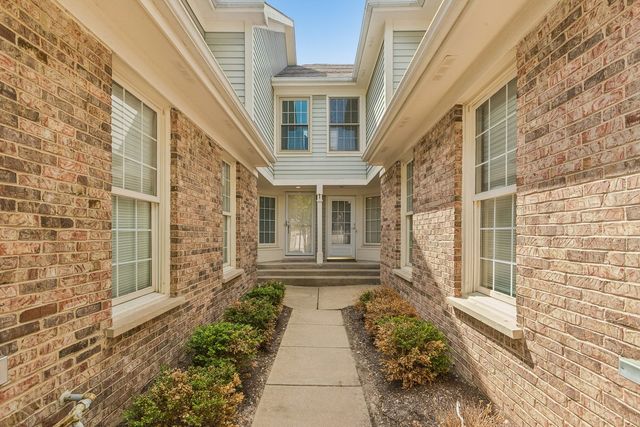 9038 DELPHIA Avenue, Des Plaines, IL 60016