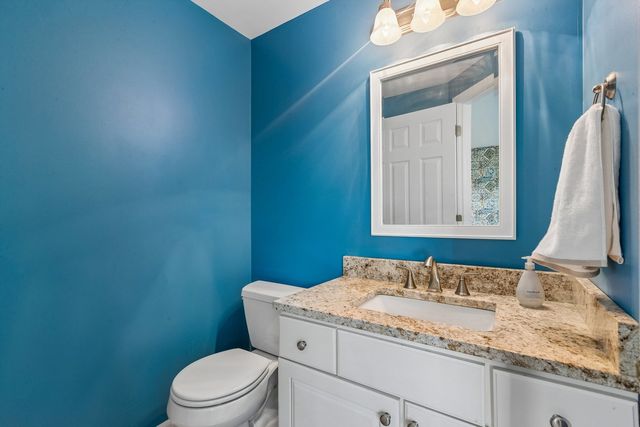 9038 DELPHIA Avenue, Des Plaines, IL 60016