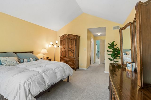 9038 DELPHIA Avenue, Des Plaines, IL 60016
