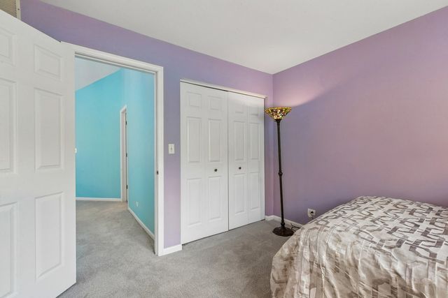 9038 DELPHIA Avenue, Des Plaines, IL 60016