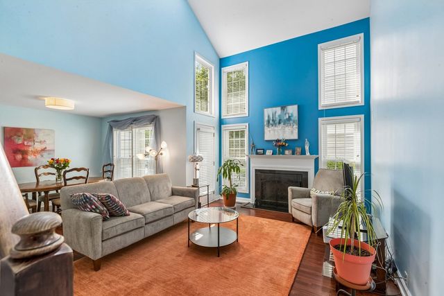 9038 DELPHIA Avenue, Des Plaines, IL 60016