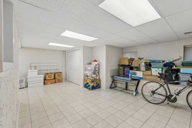 9038 DELPHIA Avenue, Des Plaines, IL 60016