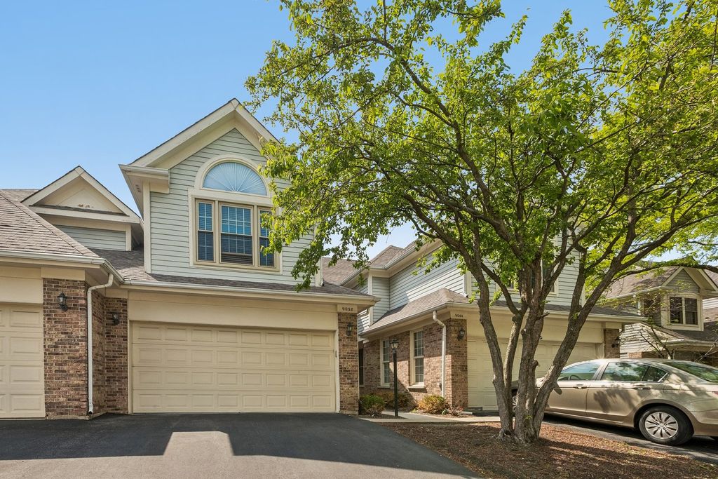 9038 DELPHIA Avenue, Des Plaines, IL 60016