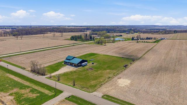 W3335 Bauer ROAD, Mayville, WI 53050