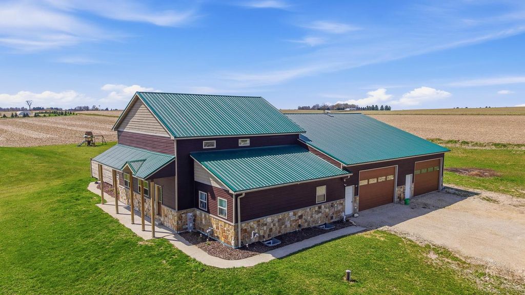 W3335 Bauer ROAD, Mayville, WI 53050