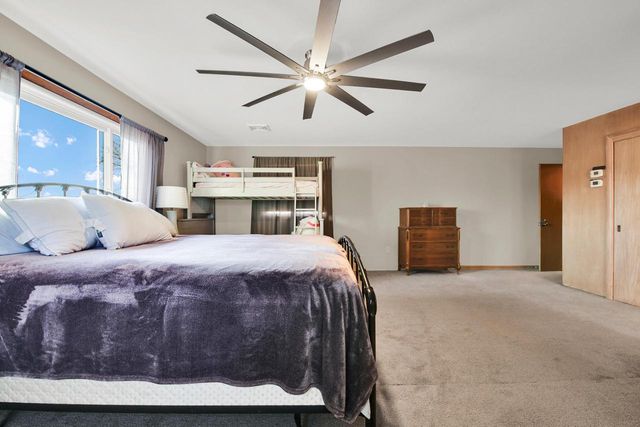 715 E College AVENUE, Waukesha, WI 53186