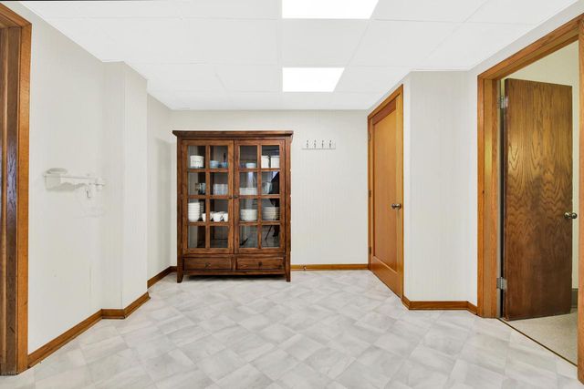 715 E College AVENUE, Waukesha, WI 53186