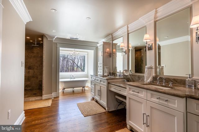 8125 CROOKED OAKS CT, Gainesville, VA 20155