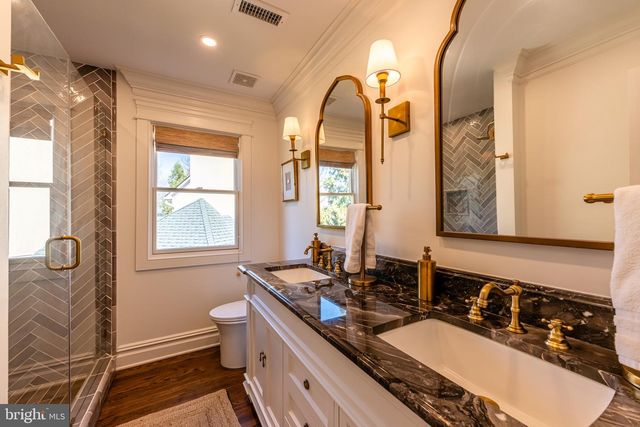 8125 CROOKED OAKS CT, Gainesville, VA 20155