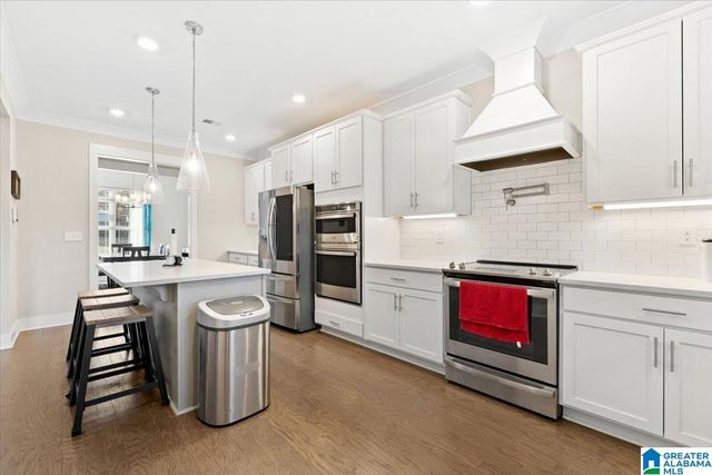 984 KNOBLOCH LANE, Moody, AL 35004