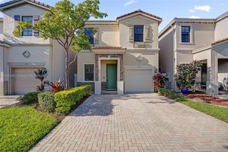 650 NE 193rd Ter, Miami, FL 33179