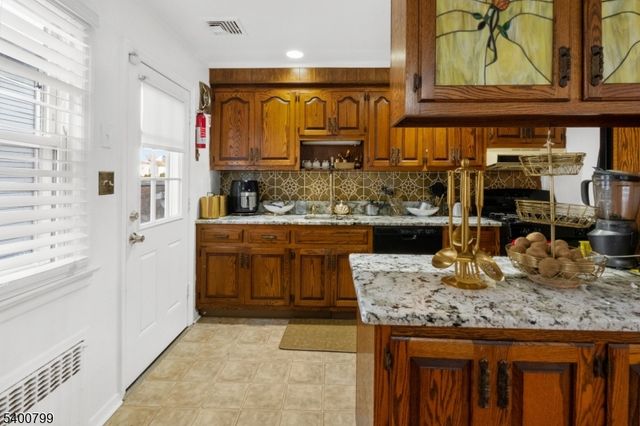 163 Grove St, Lodi Boro, NJ 07644