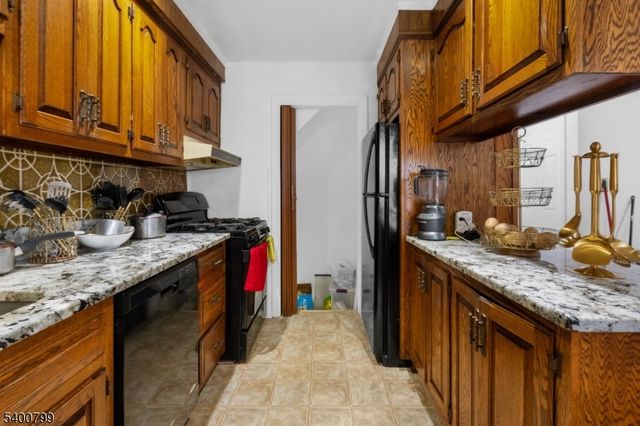 163 Grove St, Lodi Boro, NJ 07644