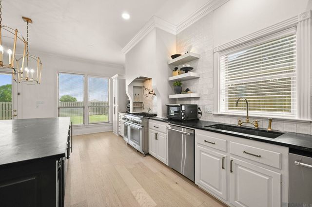 6250 Beau Douglas Ave, Gonzales, LA 70737