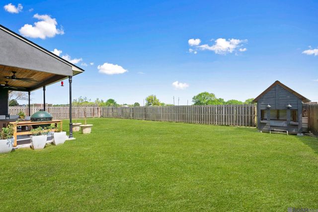 6250 Beau Douglas Ave, Gonzales, LA 70737