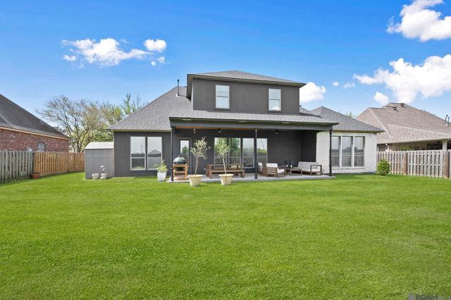 6250 Beau Douglas Ave, Gonzales, LA 70737