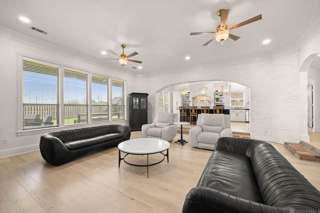 6250 Beau Douglas Ave, Gonzales, LA 70737