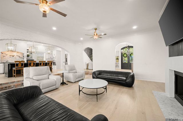 6250 Beau Douglas Ave, Gonzales, LA 70737