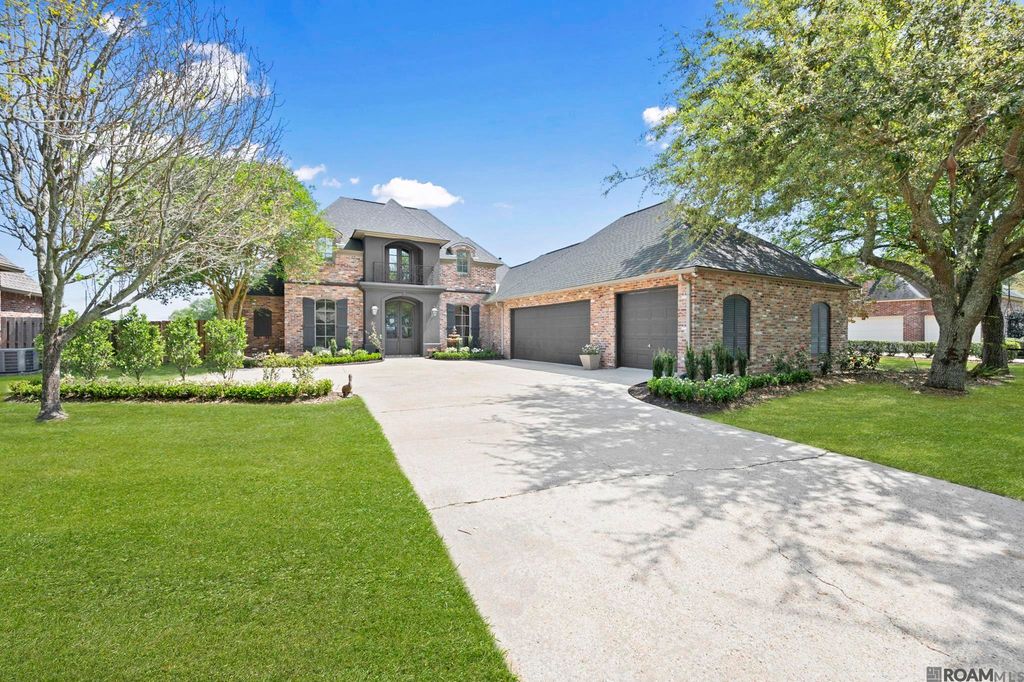 6250 Beau Douglas Ave, Gonzales, LA 70737