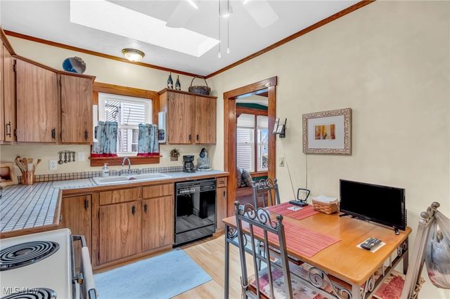 6907 Orchard Avenue, Parma, OH 44129