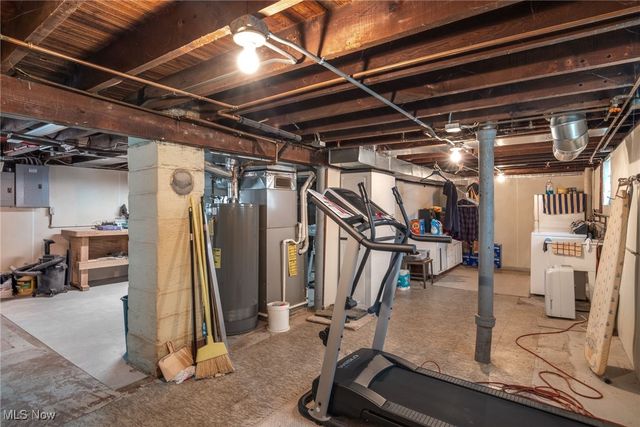 6907 Orchard Avenue, Parma, OH 44129