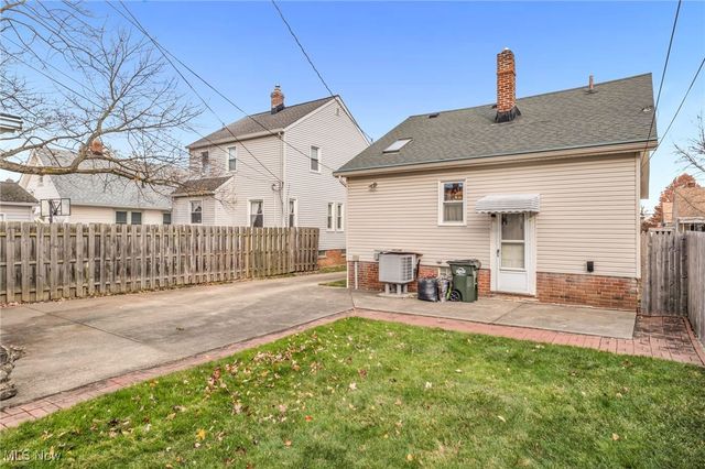 6907 Orchard Avenue, Parma, OH 44129