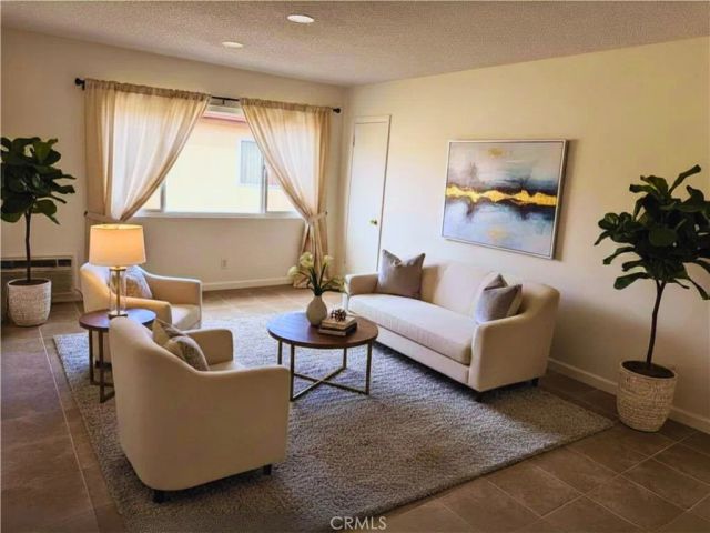 11118 Newville Ave E, Downey, CA 90241