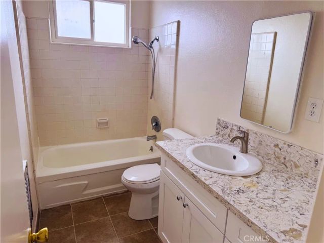 11118 Newville Ave E, Downey, CA 90241
