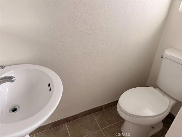 11118 Newville Ave E, Downey, CA 90241