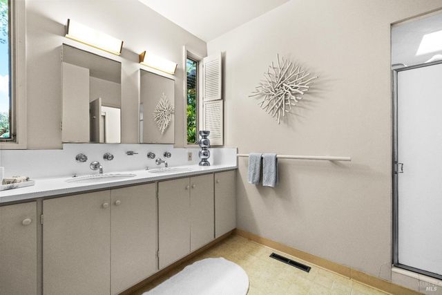 2395 Sobre Vista Rd, Sonoma, CA 95476