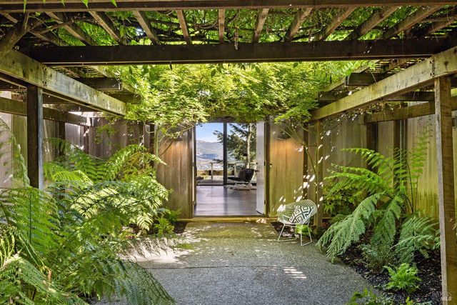 2395 Sobre Vista Rd, Sonoma, CA 95476