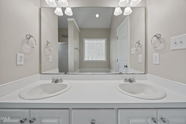 102 Ashton Court, Clayton, NC 27527