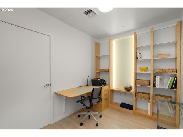 1150 Nw QUIMBY St 702, Portland, OR 97209