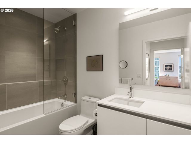 1150 Nw QUIMBY St 702, Portland, OR 97209