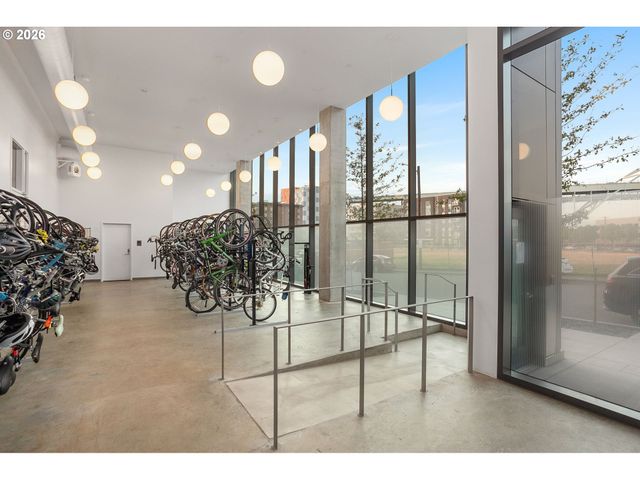 1150 Nw QUIMBY St 702, Portland, OR 97209