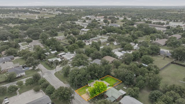 1350 Groesbeck Street, Stephenville, TX 76401