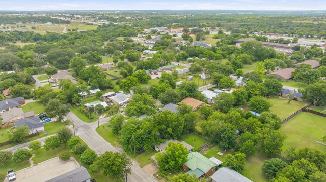 1350 Groesbeck Street, Stephenville, TX 76401