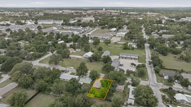 1350 Groesbeck Street, Stephenville, TX 76401