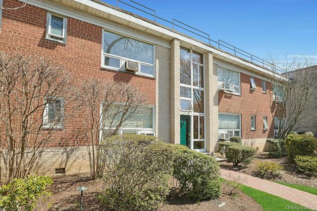 4 Channing Place 2L, Eastchester, NY 10709