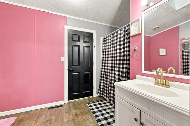 7460 Pine Ridge Drive, Belding, MI 48809