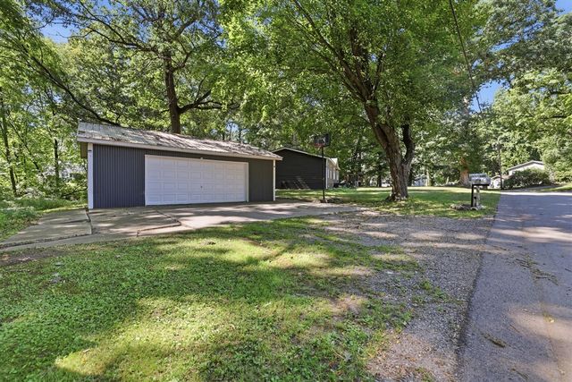 7460 Pine Ridge Drive, Belding, MI 48809