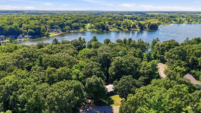 7460 Pine Ridge Drive, Belding, MI 48809