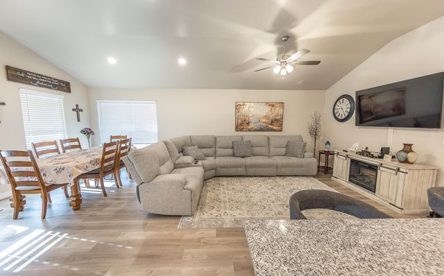 2928 Abbeville Avenue, Wolfforth, TX 79382