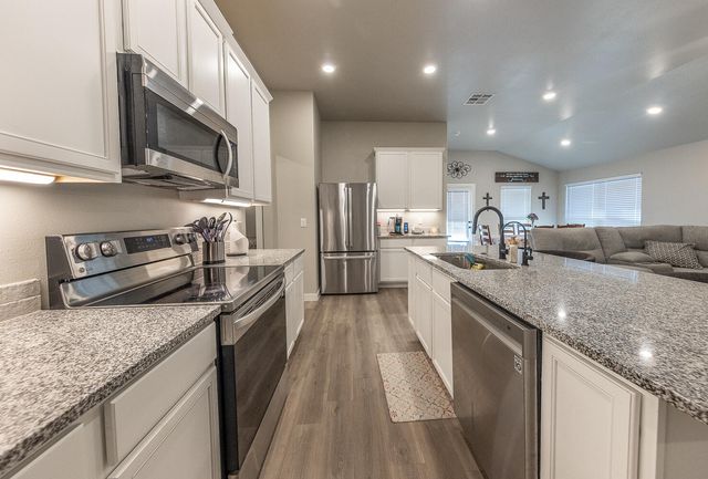 2928 Abbeville Avenue, Wolfforth, TX 79382