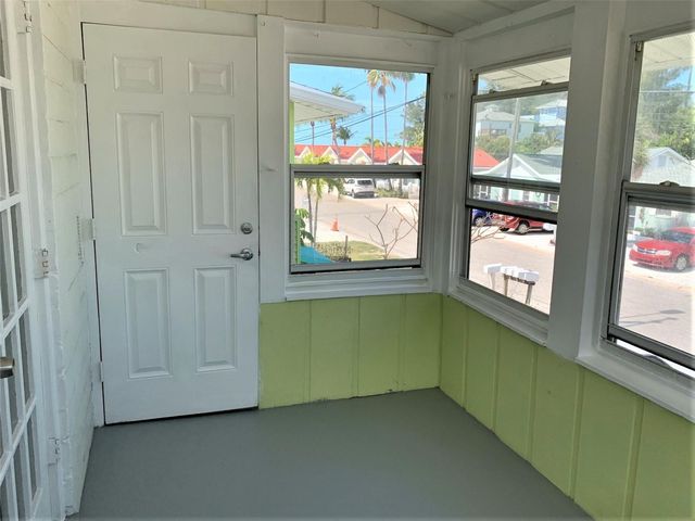 61 81ST AVENUE 3, Treasure Island, FL 33706