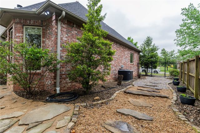 4232 Saint Johns Wood Street, Springdale, AR 72764