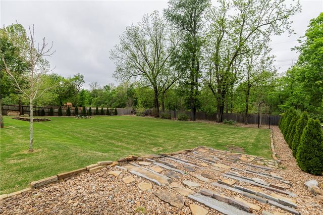 4232 Saint Johns Wood Street, Springdale, AR 72764