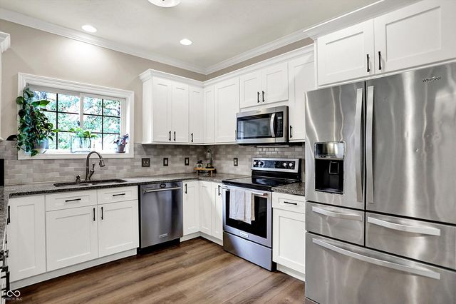 11226 Reflection Point Drive, Fishers, IN 46037